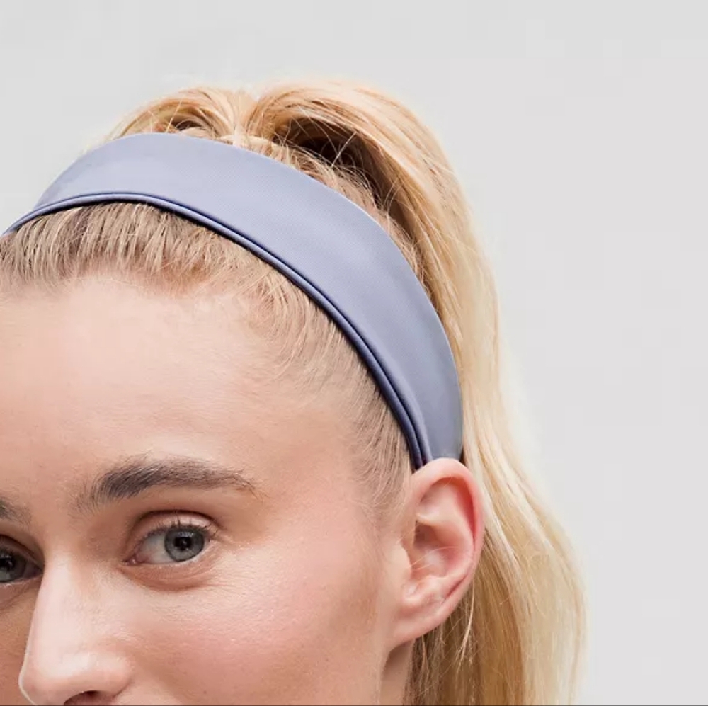 NEW Lululemon Women's Luxtreme Training Headband (Blue Willow)
